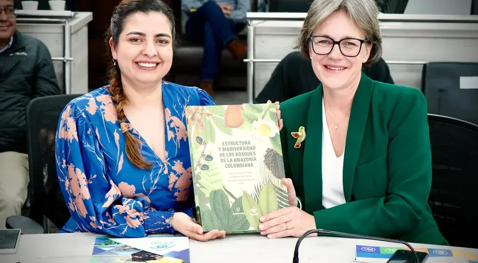 Delegación del Reino Unido visita el Ideam para para fortalecer la lucha contra la deforestación en Colombia